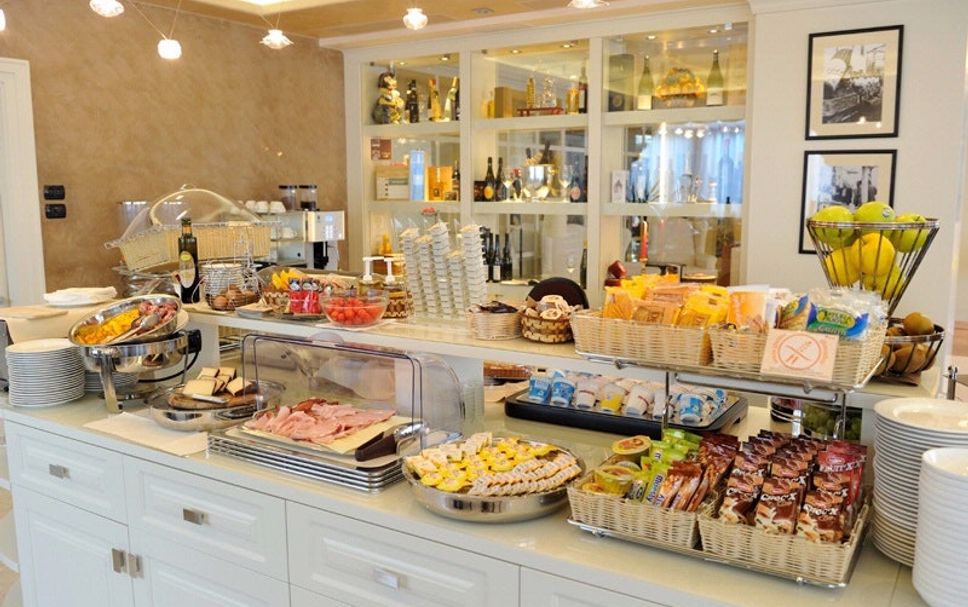 Buffet Photo