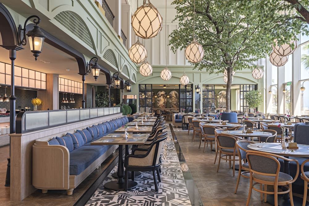 Restaurant Photo