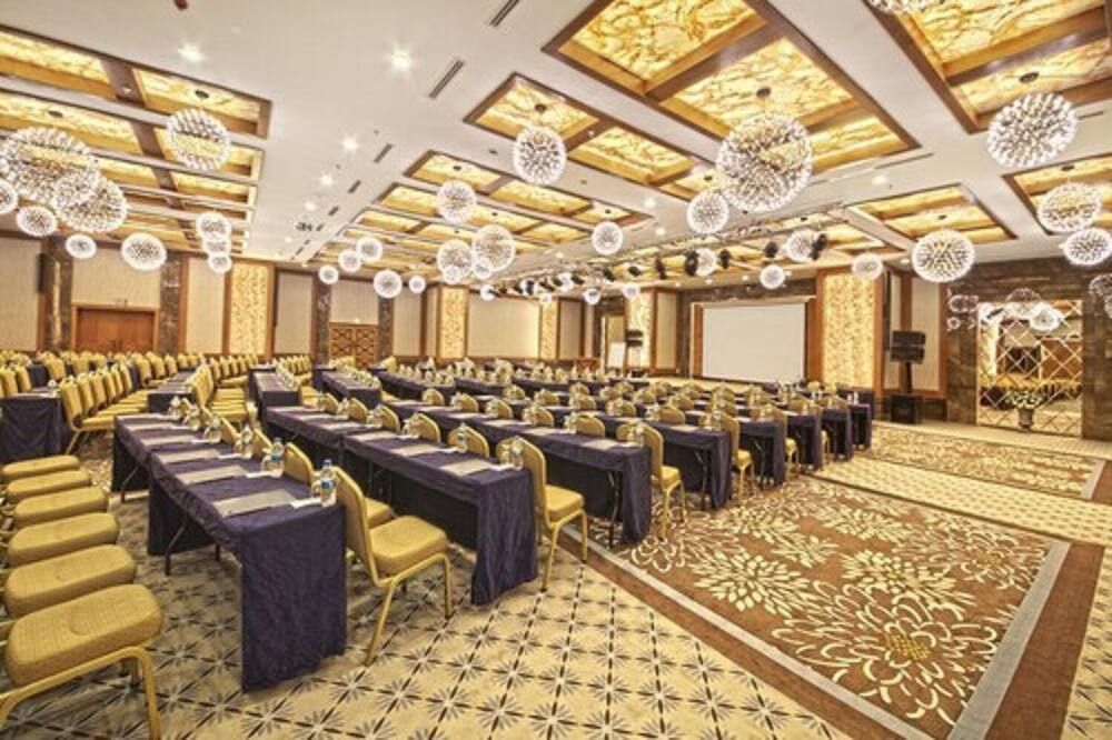 Banquet hall