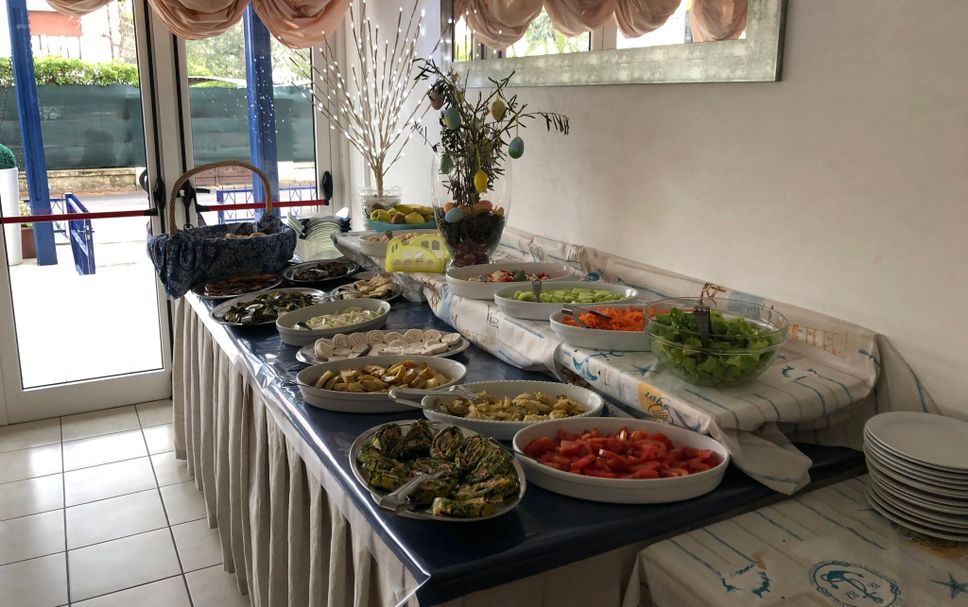 Buffet Photo