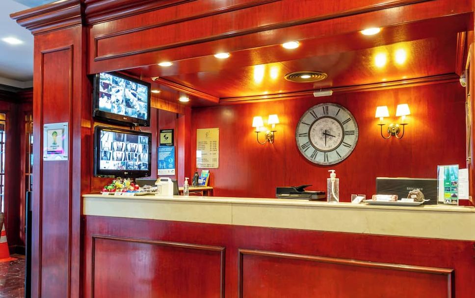 Front desk Photo