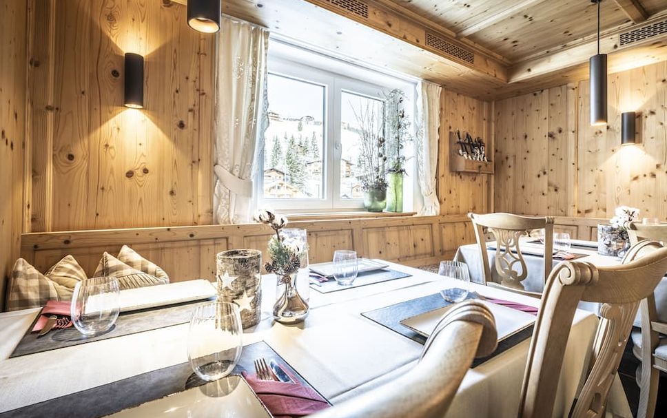 Dining room Photo