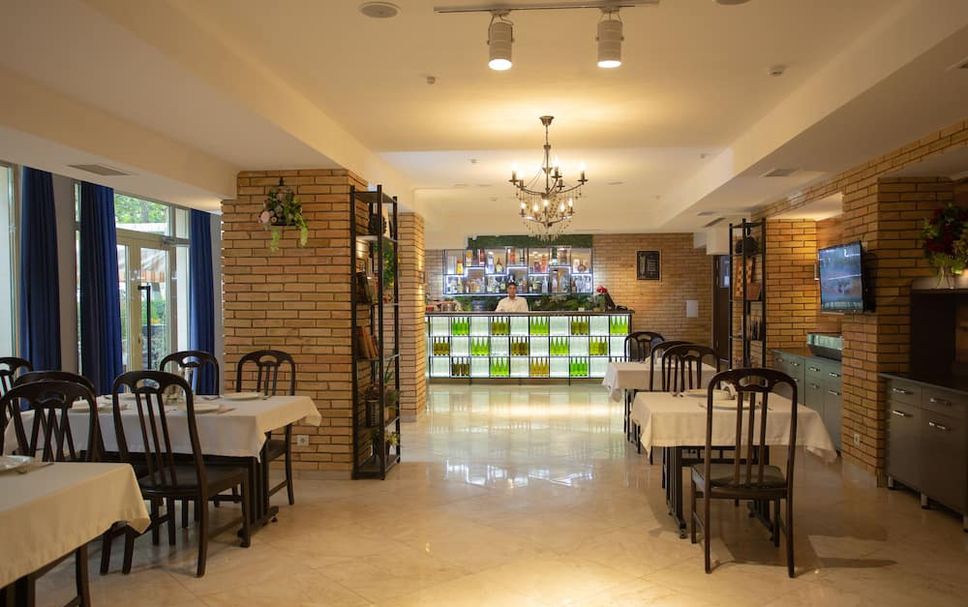 Restaurant Photo