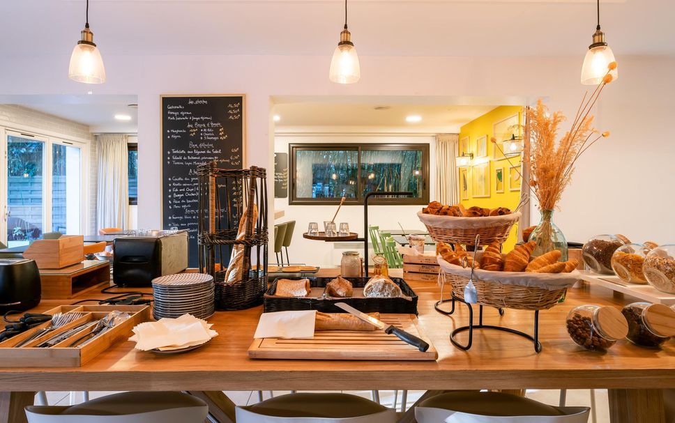 Dining room Photo