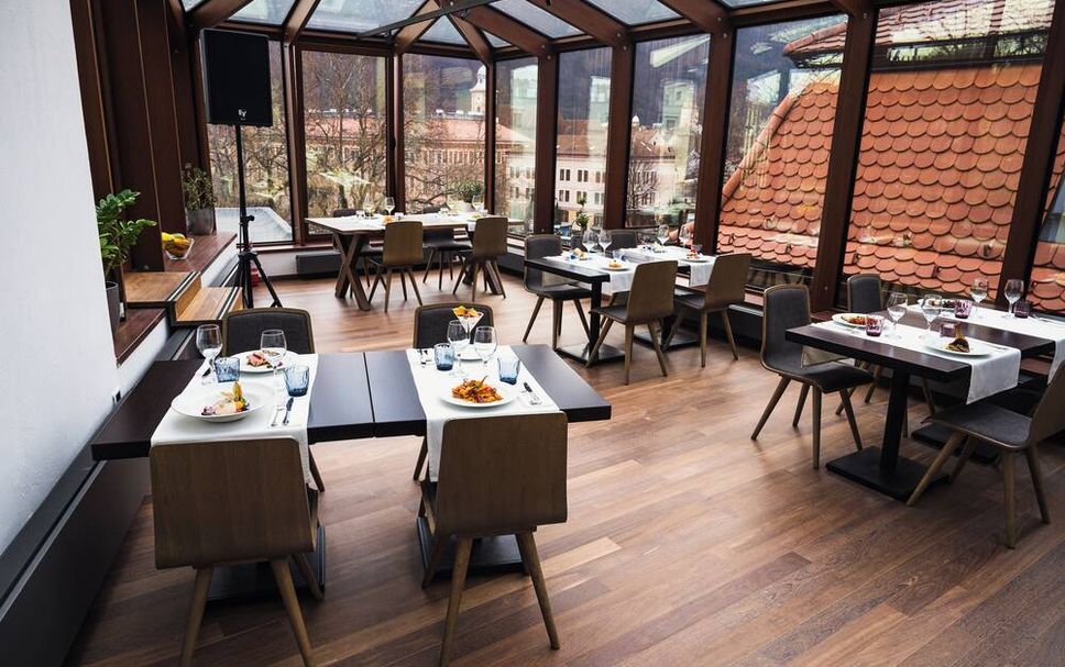 Restaurant Photo