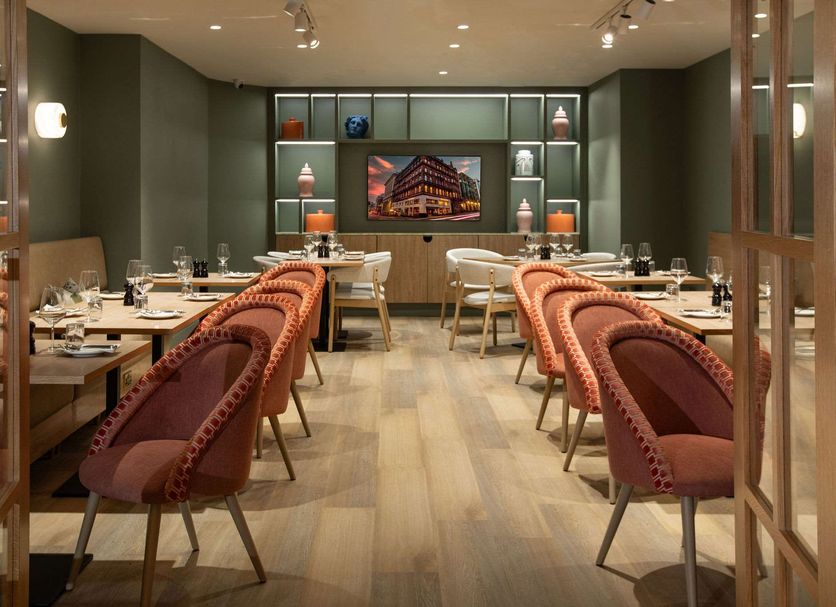 Restaurant Photo