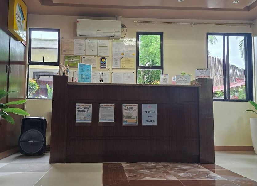 Front desk Photo