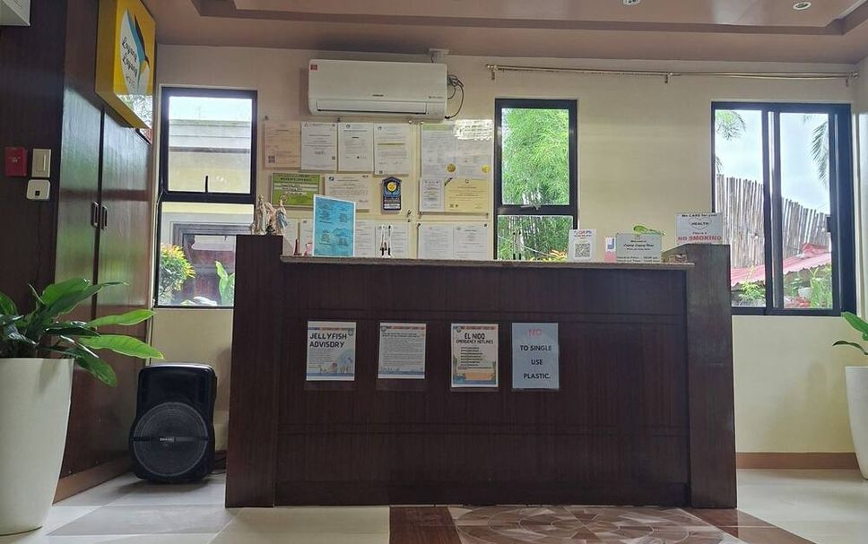 Front desk Photo