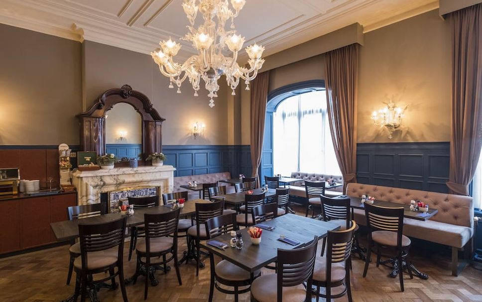 Restaurant Photo