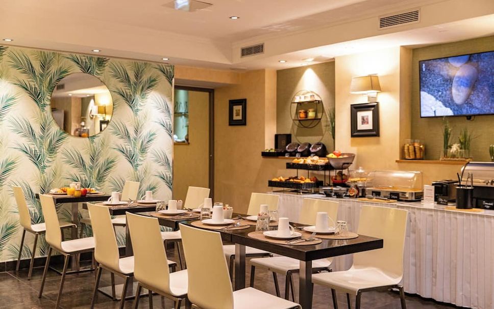 Restaurant Photo