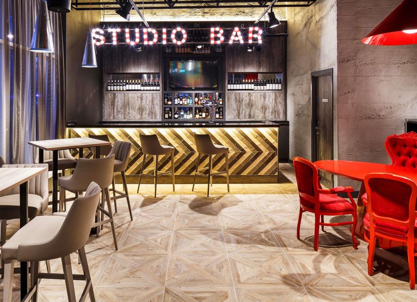Bar Photo