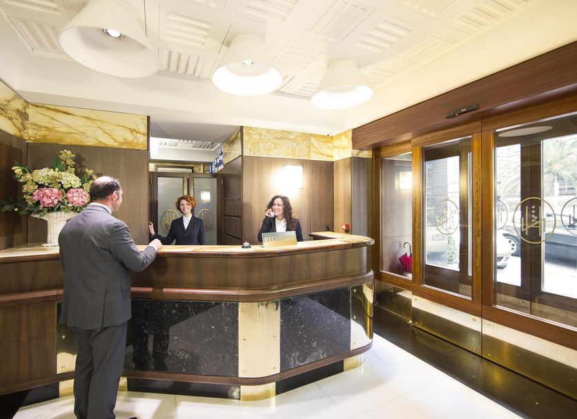 Front desk Photo