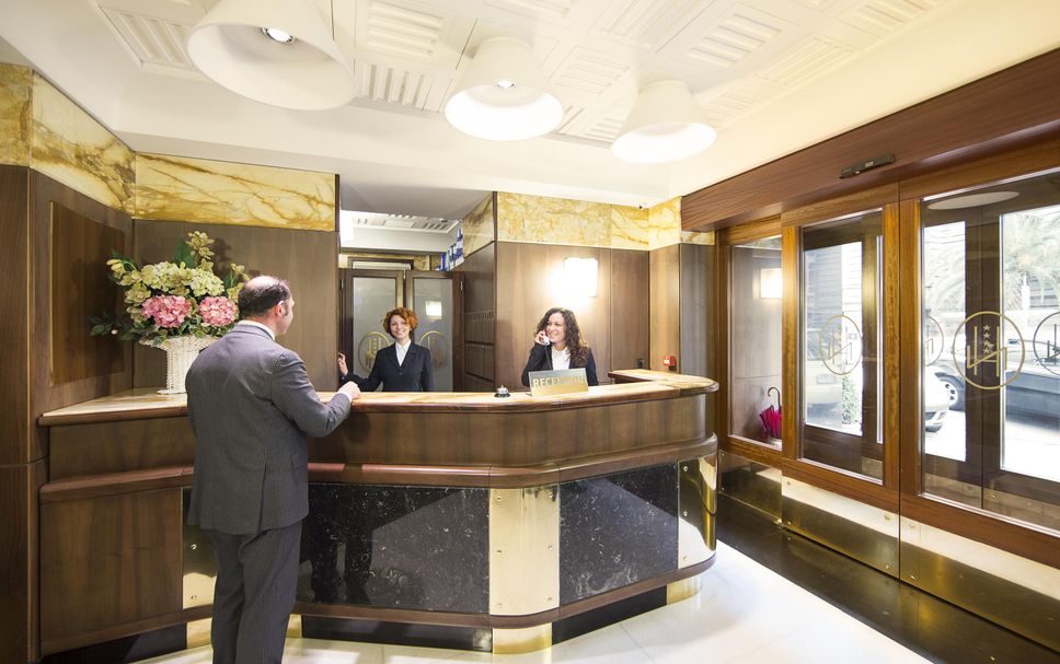 Front desk Photo