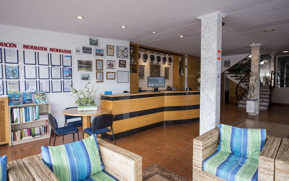 Front desk Photo