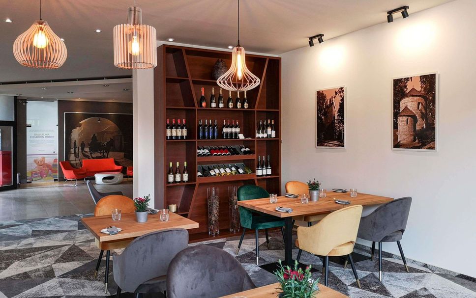 Restaurant Photo