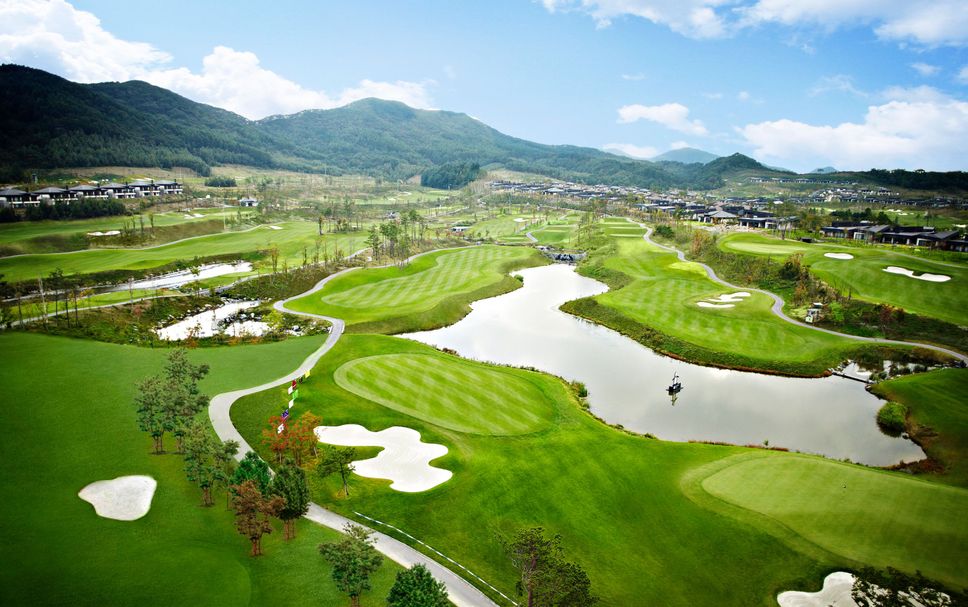 Golf course Photo