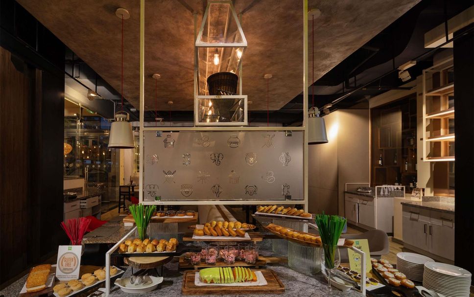 Buffet Photo