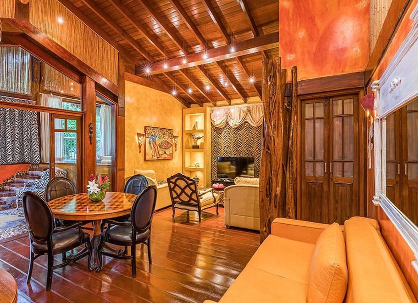 Dining room Photo