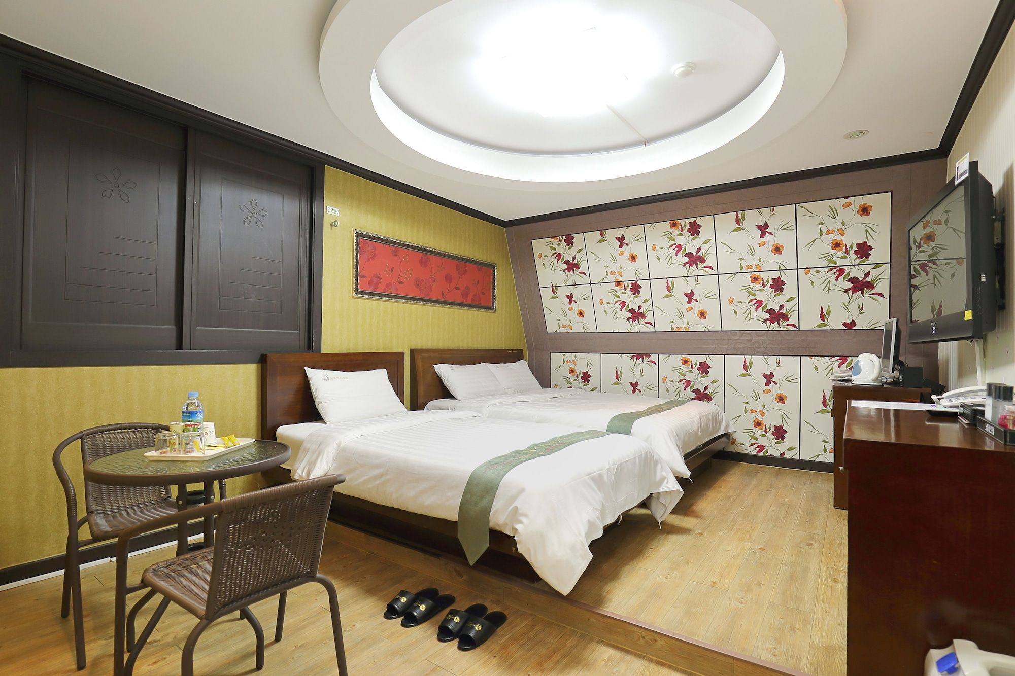 Bedroom