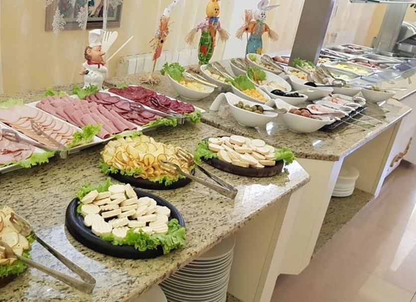 Buffet Photo
