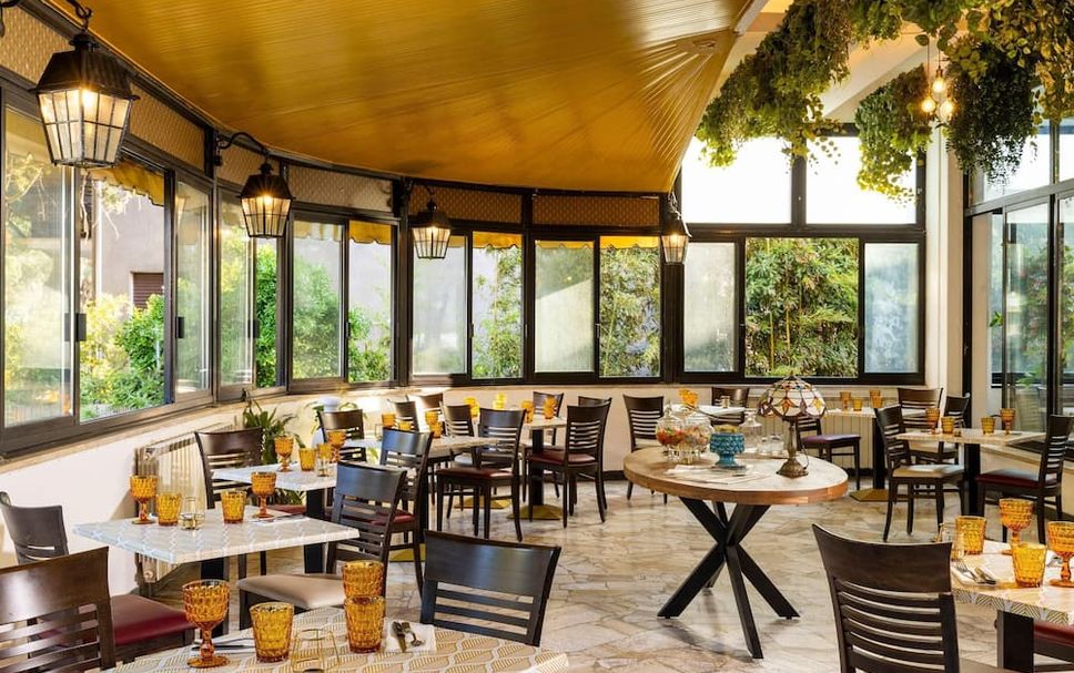 Restaurant Photo