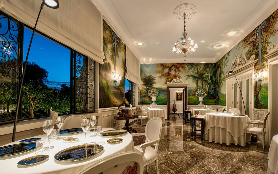 Restaurant Photo