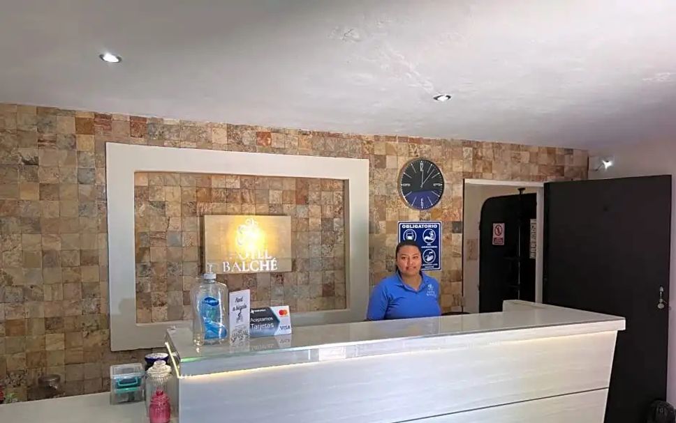 Front desk Photo
