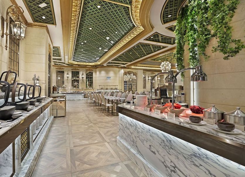 Buffet Photo