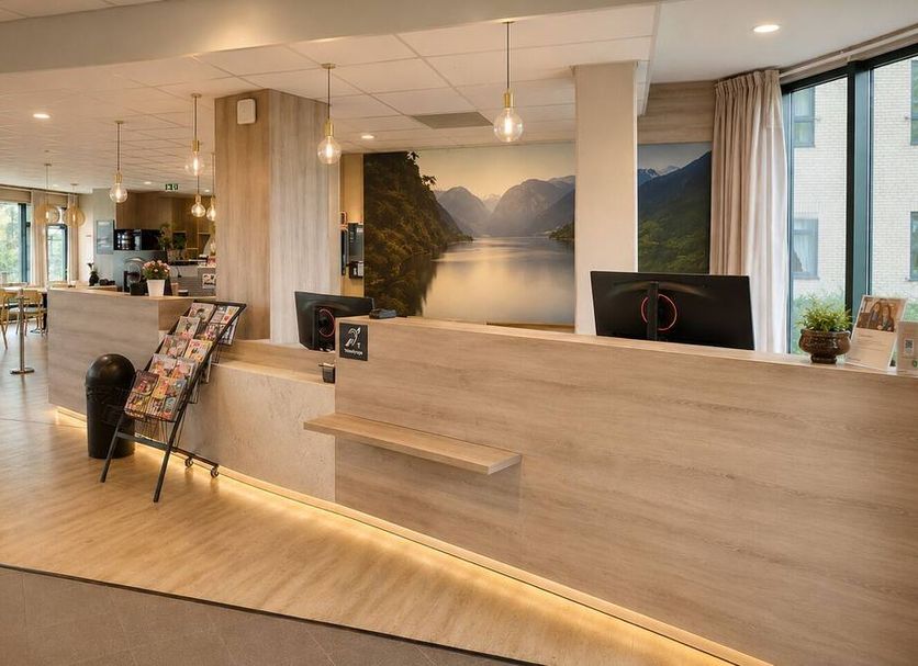 Front desk Photo
