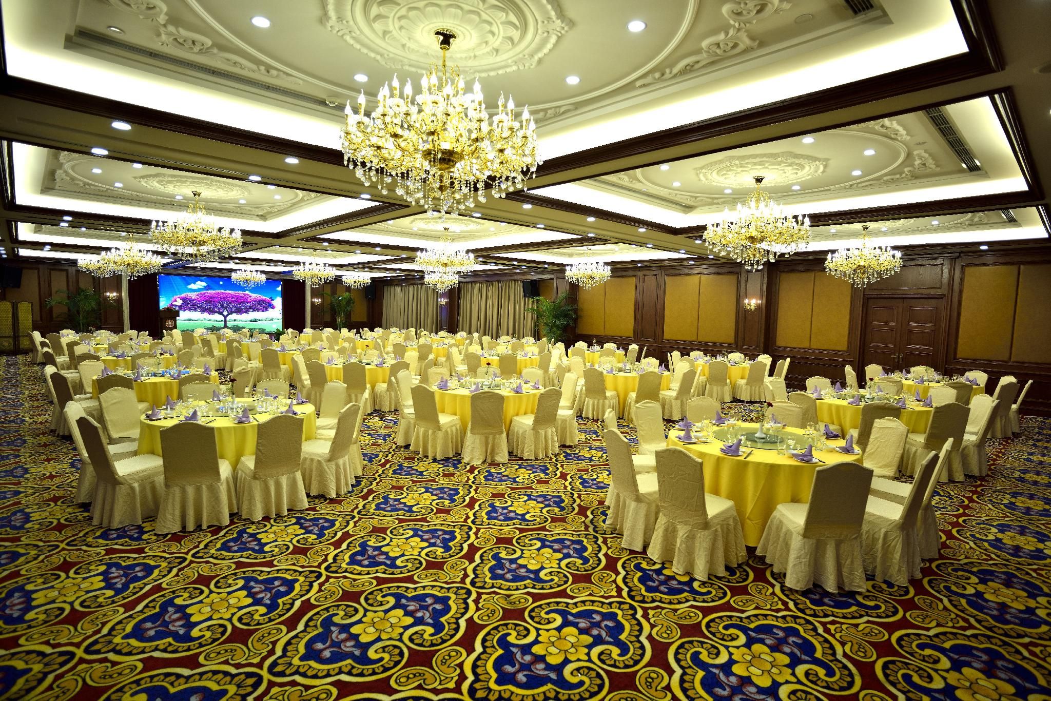 Banquet hall