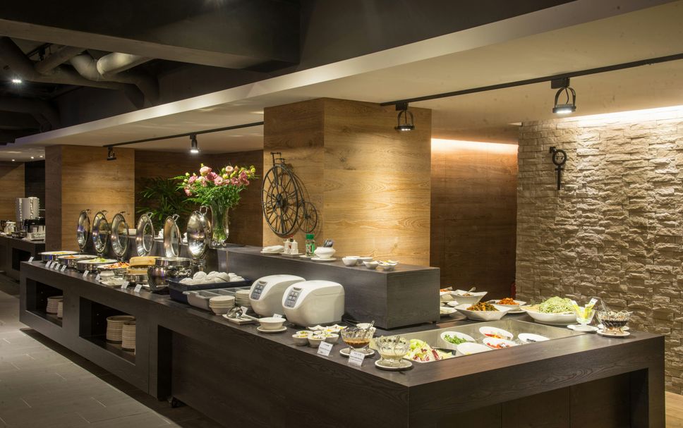 Buffet Photo