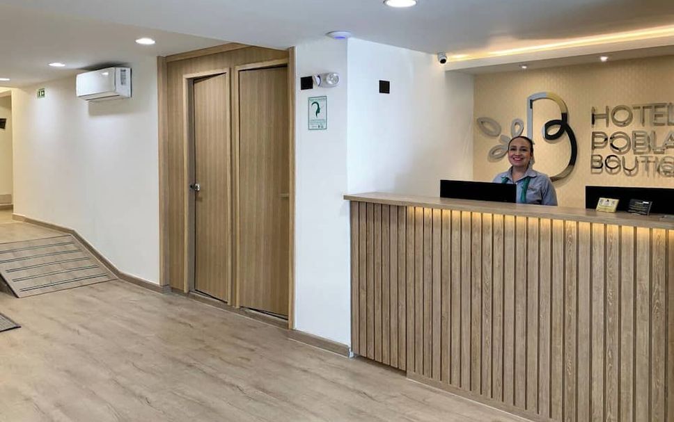 Front desk Photo