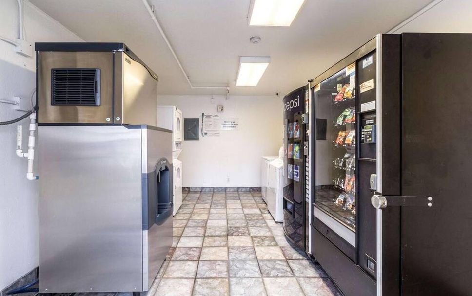 Shop Photo