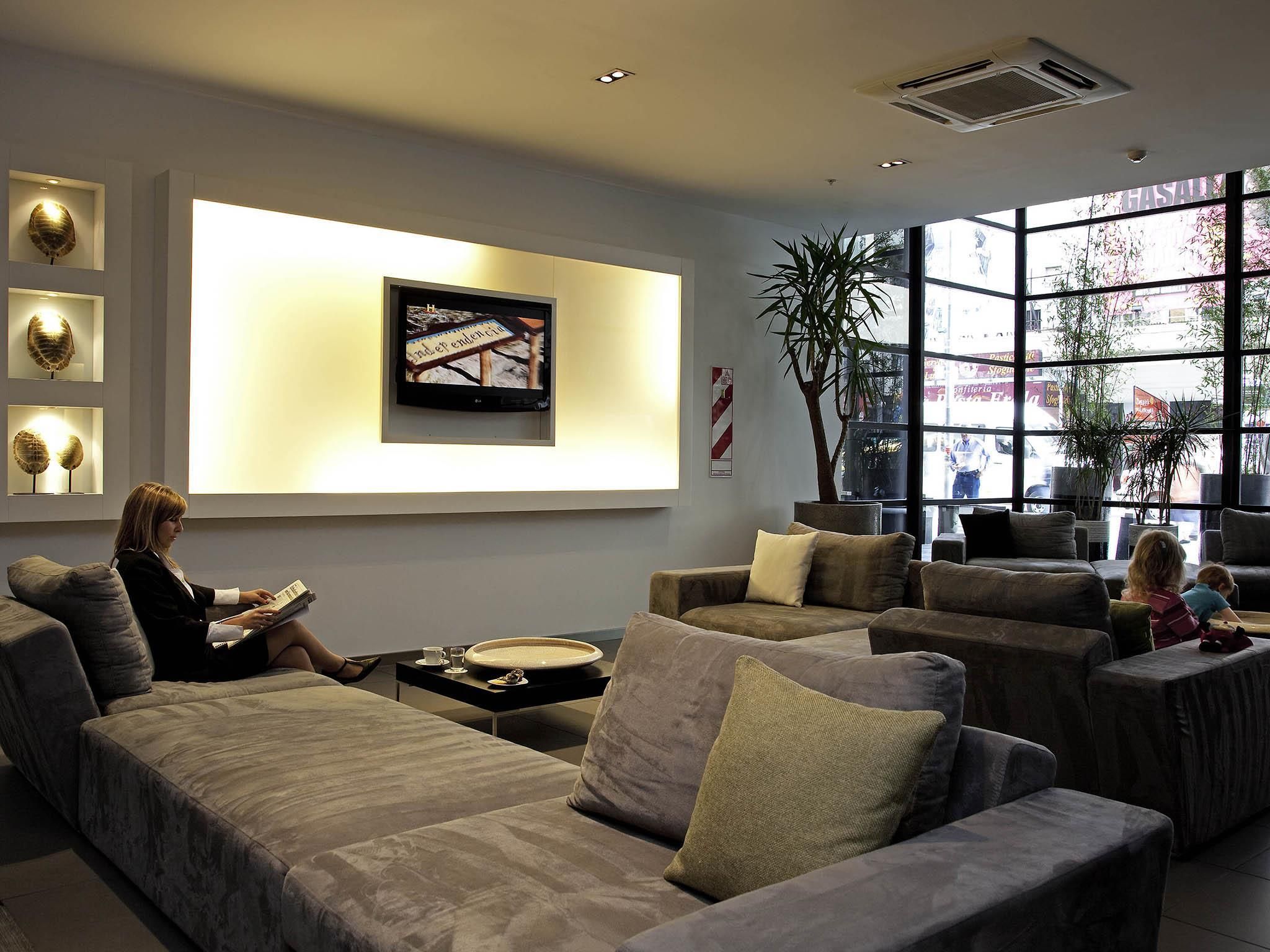 Lounge Photo