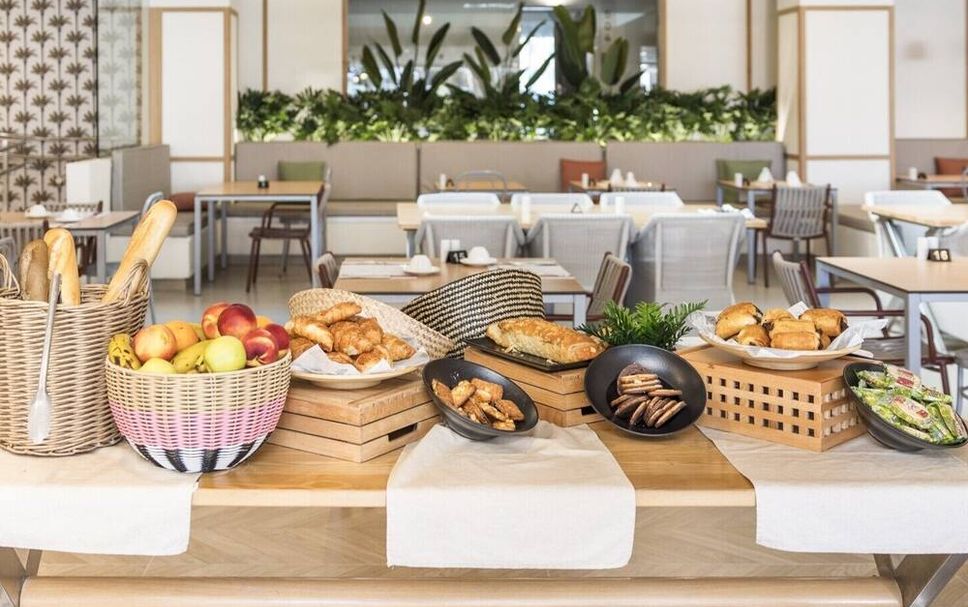 Buffet Photo
