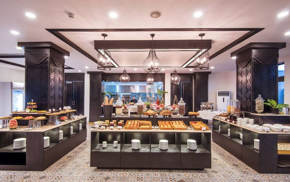 Buffet Photo