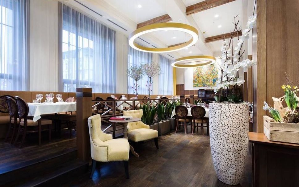 Restaurant Photo