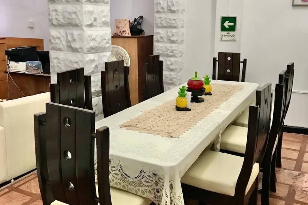 Dining room Photo