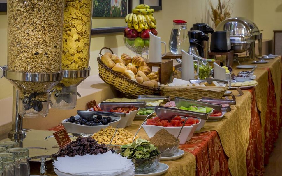 Buffet Photo