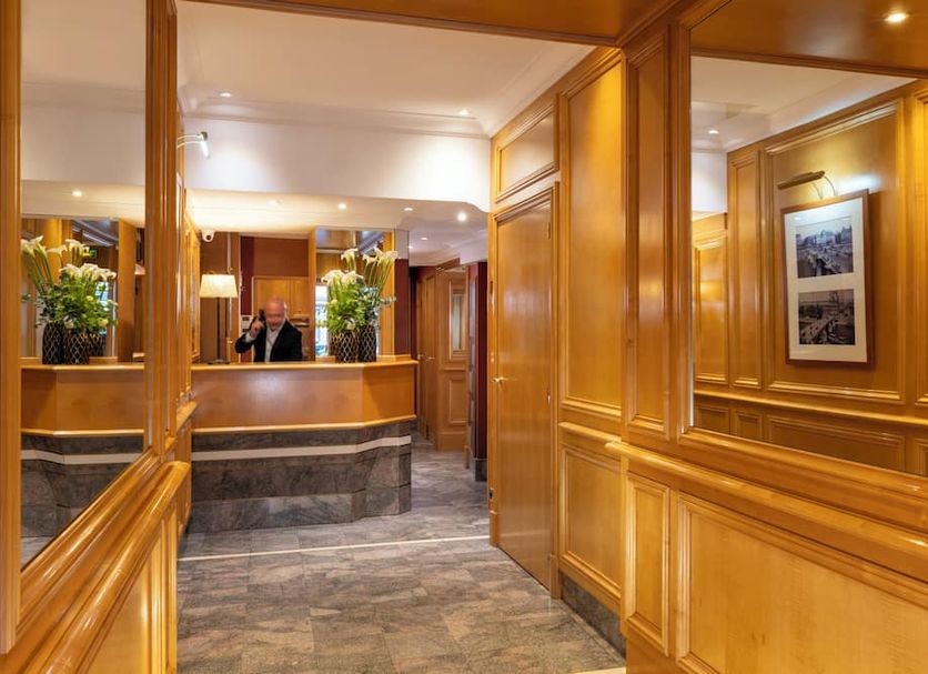 Front desk Photo