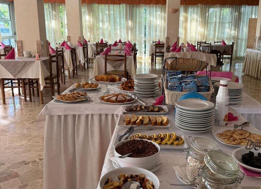 Buffet Photo