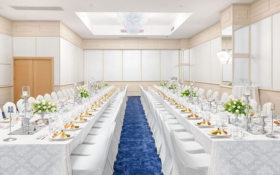Banquet hall Photo