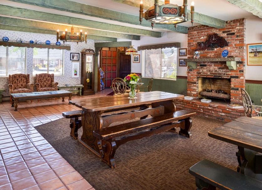 Dining room Photo