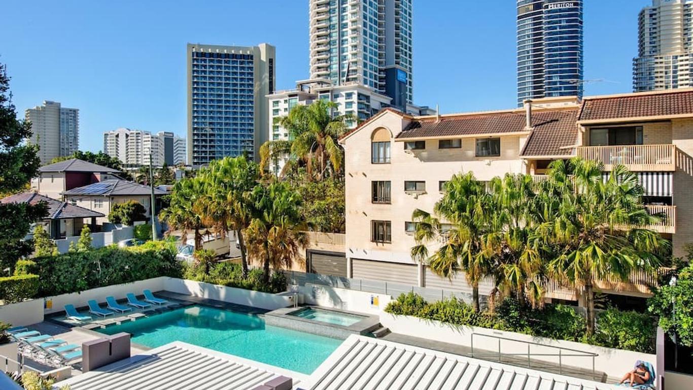 Trilogy Apartment in Surfers Paradise
