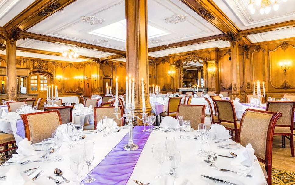 Banquet hall Photo