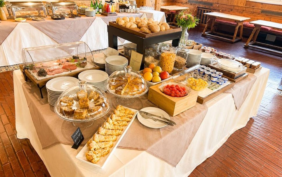 Buffet Photo