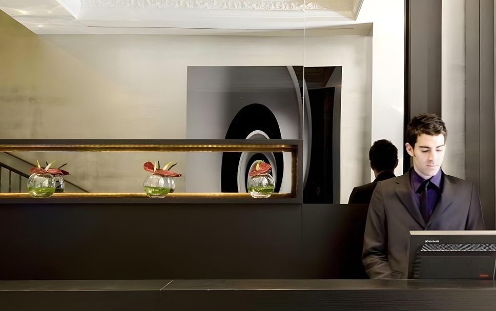 Front desk Photo