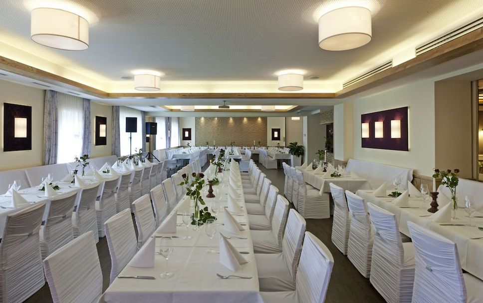 Banquet hall Photo