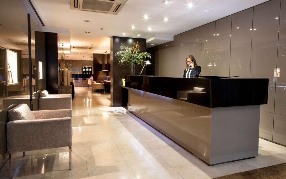 Front desk Photo