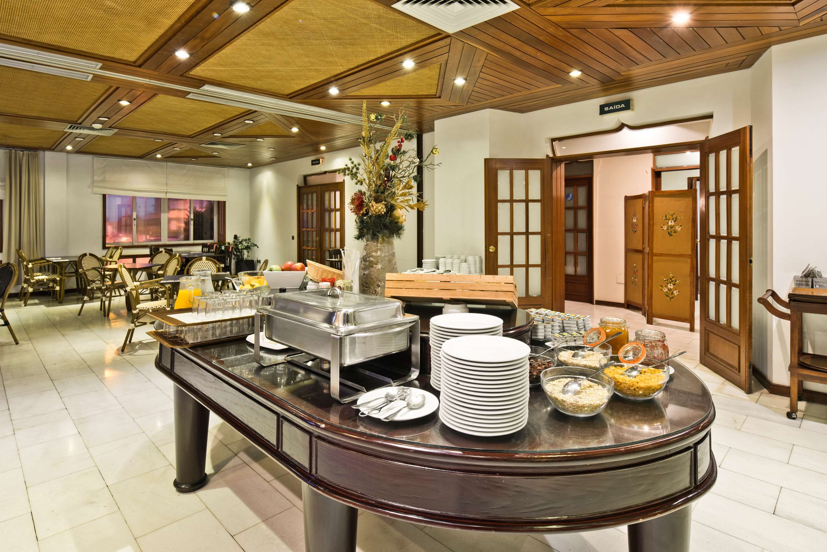 Buffet Photo